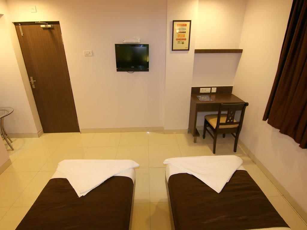 Hotel Panvel Palace 外观 照片