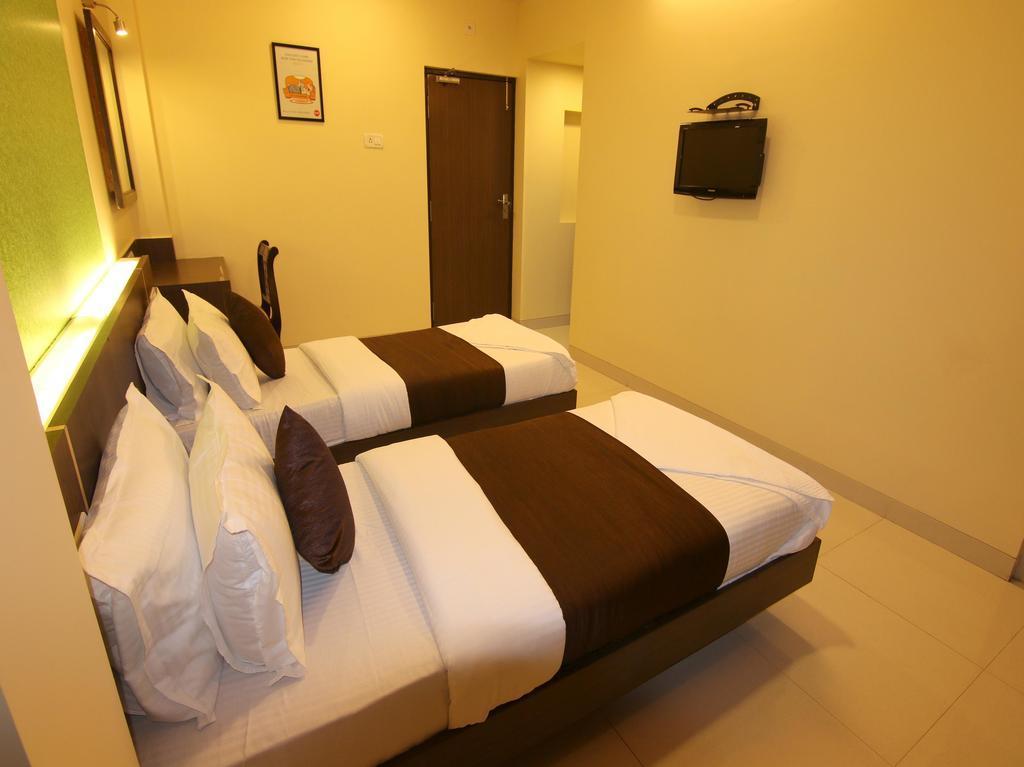 Hotel Panvel Palace 外观 照片