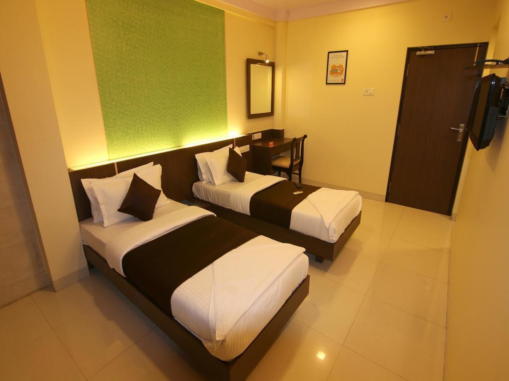 Hotel Panvel Palace 外观 照片