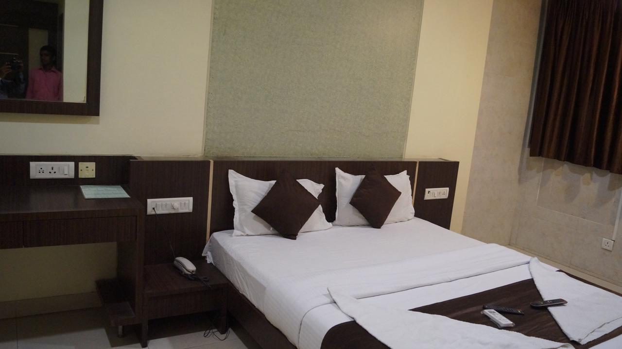 Hotel Panvel Palace 外观 照片