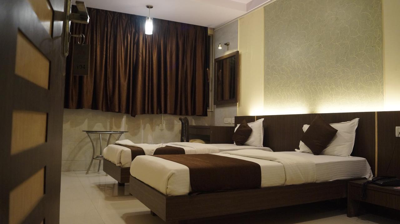 Hotel Panvel Palace 外观 照片