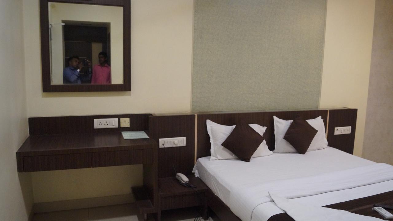 Hotel Panvel Palace 外观 照片