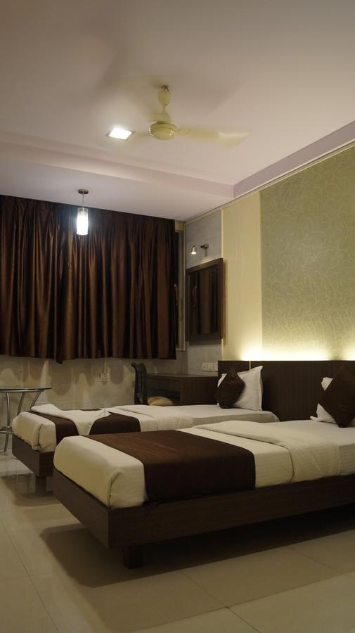 Hotel Panvel Palace 外观 照片