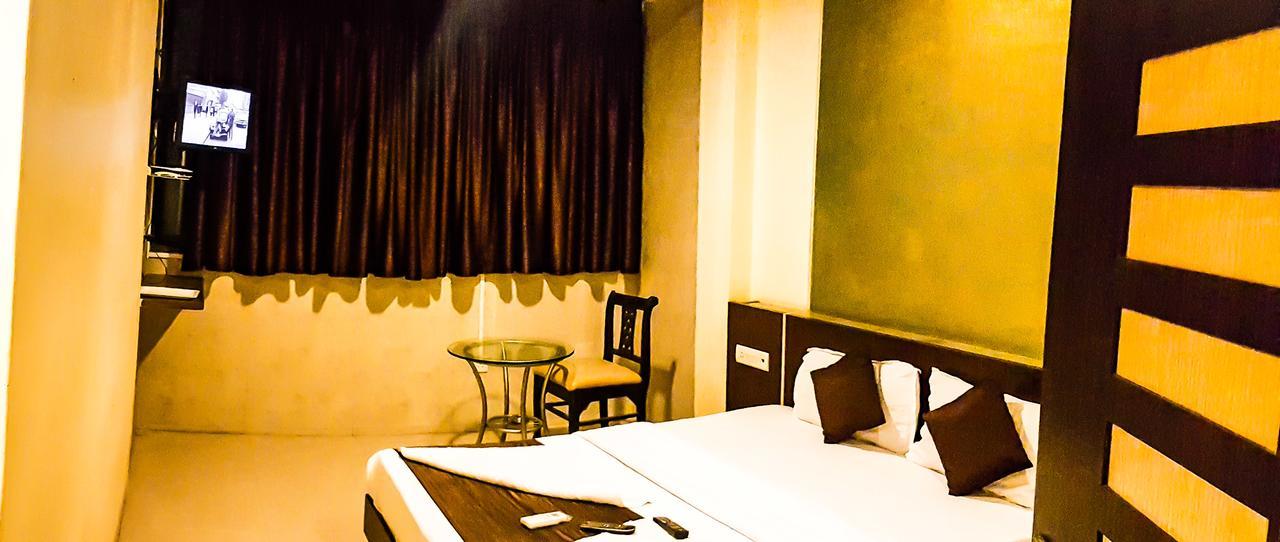 Hotel Panvel Palace 外观 照片