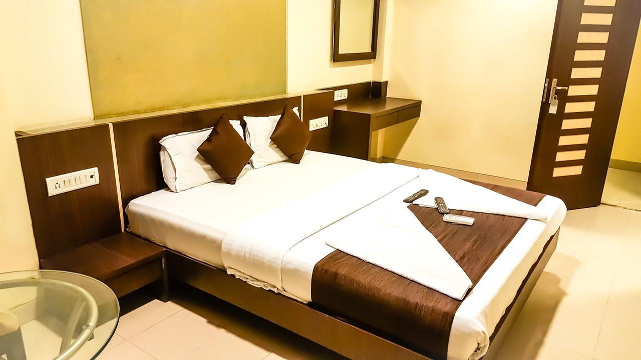 Hotel Panvel Palace 外观 照片